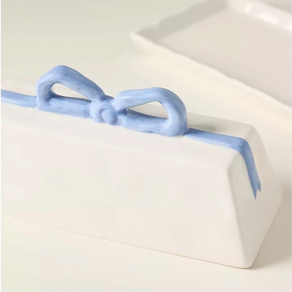 Anthropologie Benedita Bow Ceramic Stoneware Butter Dish New - Picture 2 of 2